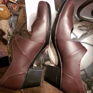 Clark's women's pumps.
